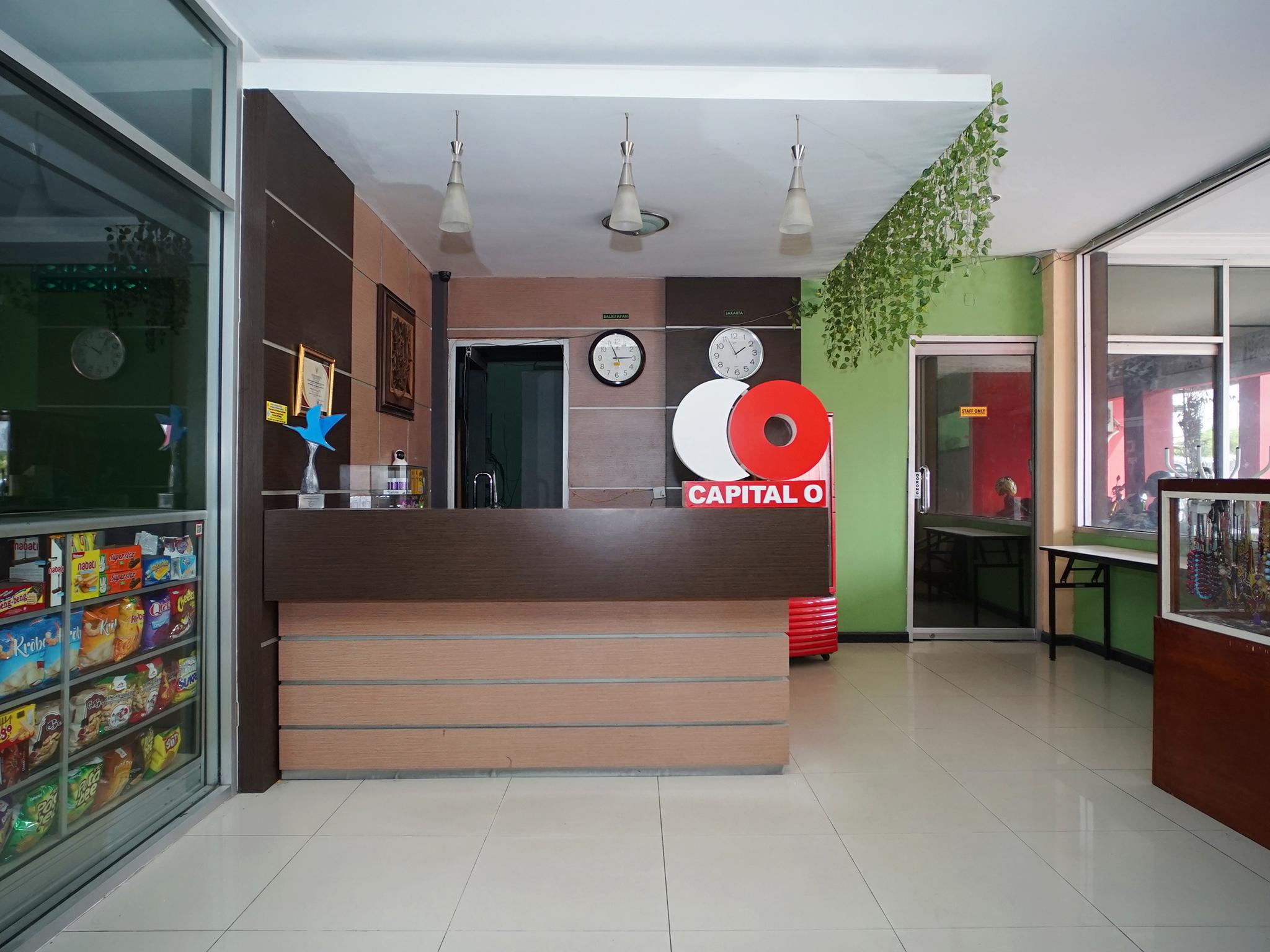 Capital O 2885 Hemra Hotel Balikpapan  Exterior photo